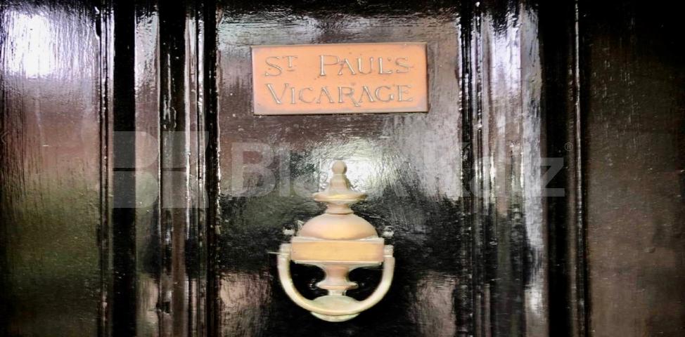 			UNDER OFFER , 2 Bedroom, 1 bath, 1 reception Ground Floor Flat			 St Paul`s Vicarage - Kipling Street, Borough/London Bridge